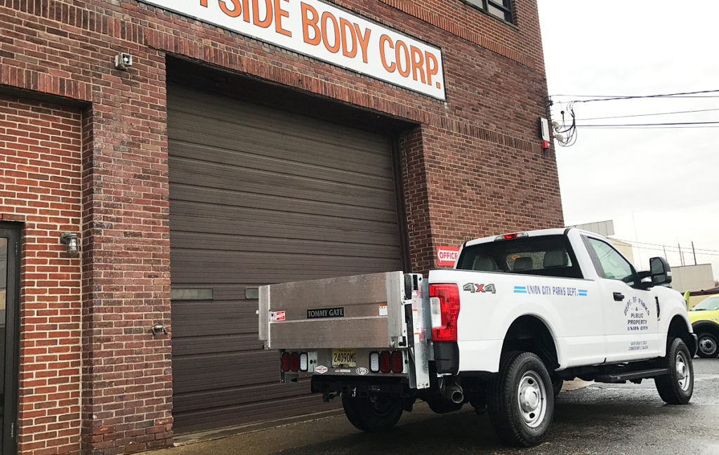 Liftgates Cliffside Body Truck Bodies & Equipment Fairview NJ